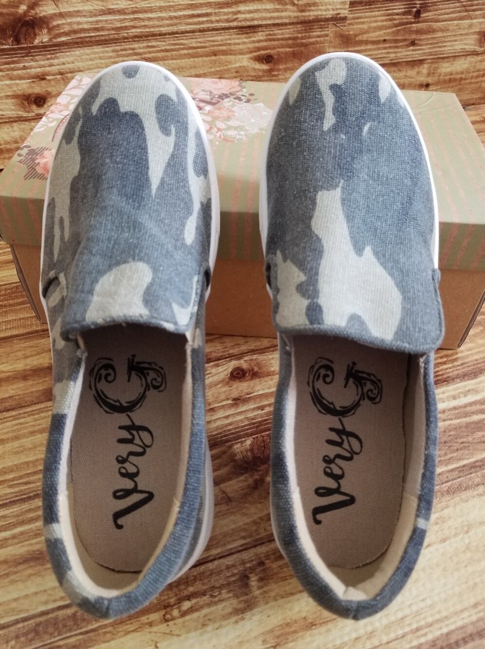 Very G Cruz Camo Slip On Sneakers Women's Size 9 NWT Gypsy Jazz